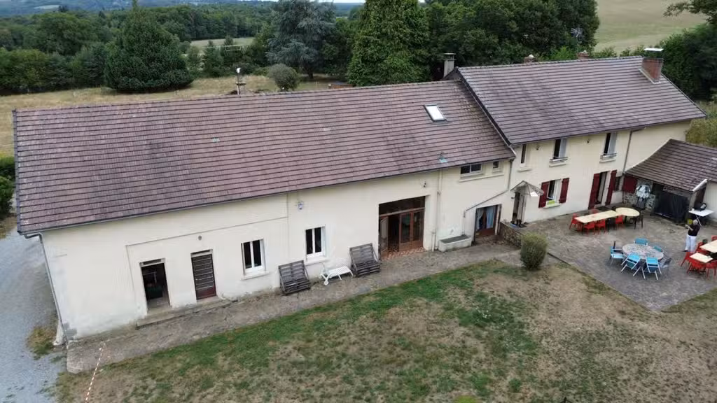 COUP DE COEUR DE CETTE FERME AUBERGE IMPLANTEE