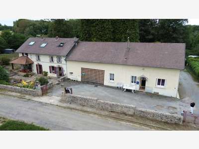Vente ferme auberge sur domaine de 21 ha dans 87