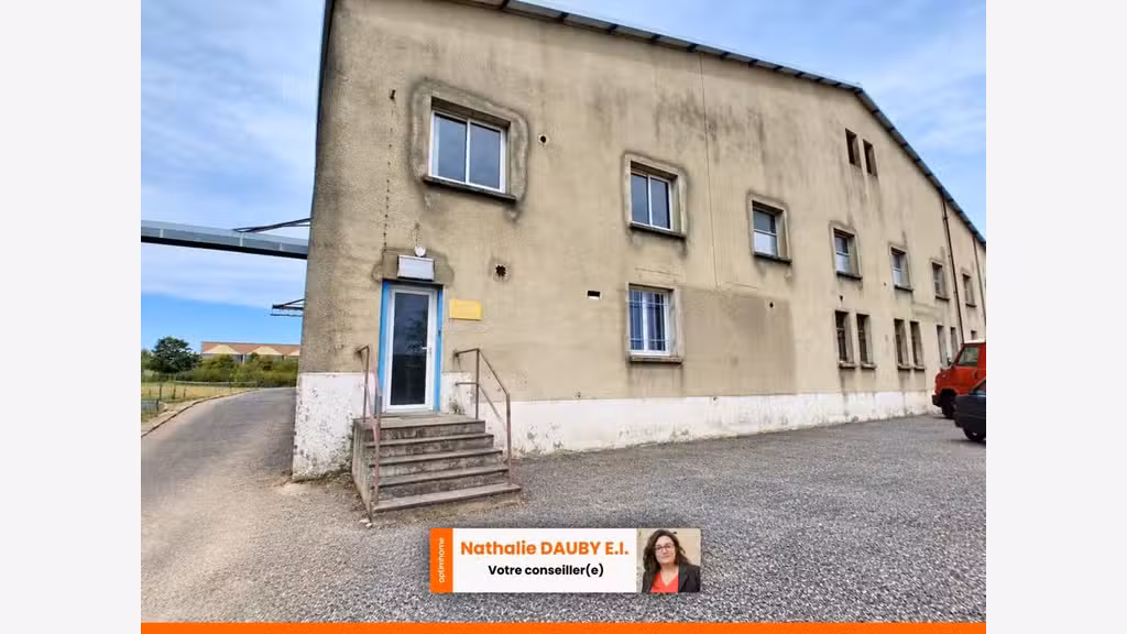 Entrepot de plus de 1500m², avec panneaux 