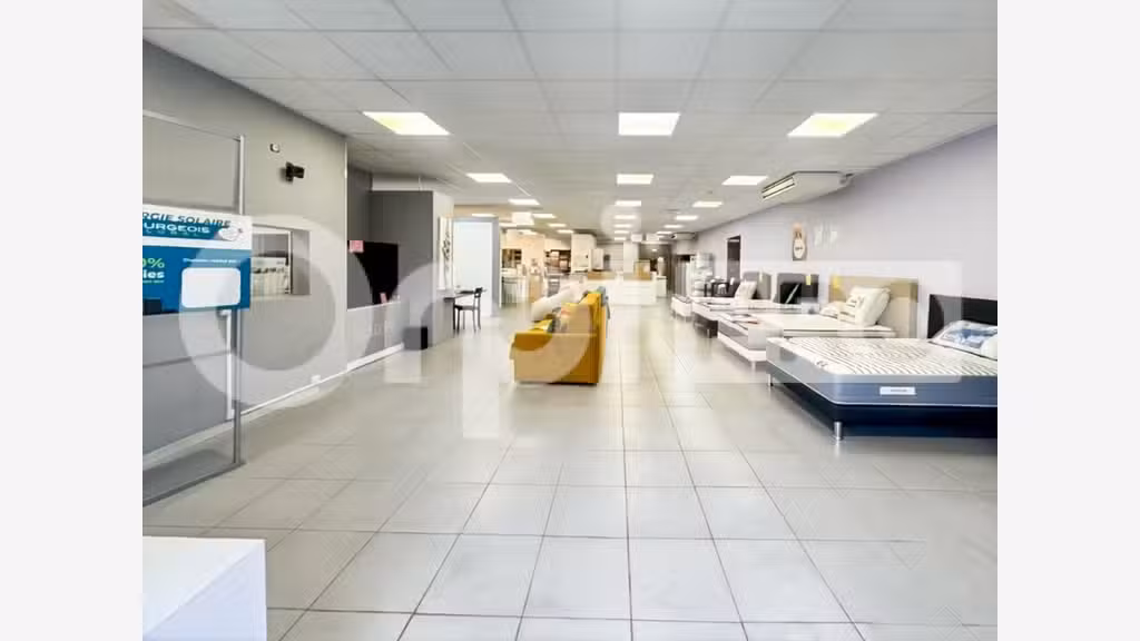 AV FDC climatisation 210m² Agde empl stratégique