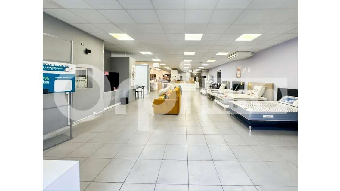 AV FDC climatisation 210m² Agde empl stratégique
