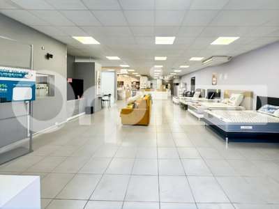 AV FDC climatisation 210m² Agde empl stratégique