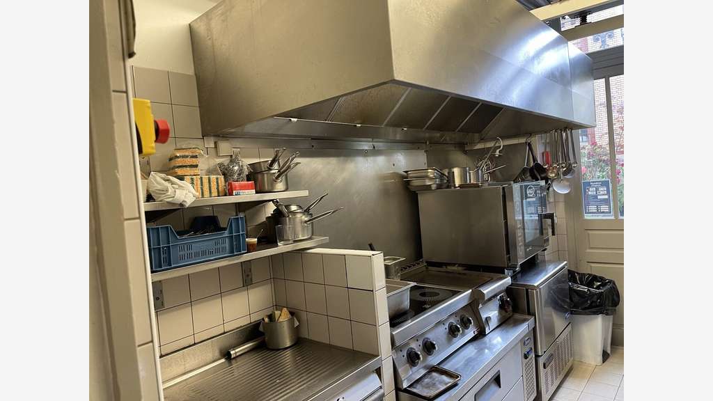 AV restaurant Paris Fbg Saint Denis Martel Paradis