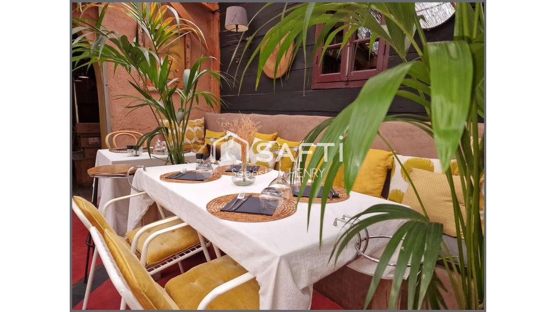 Vente beau restaurant cuisine du monde à la Crau