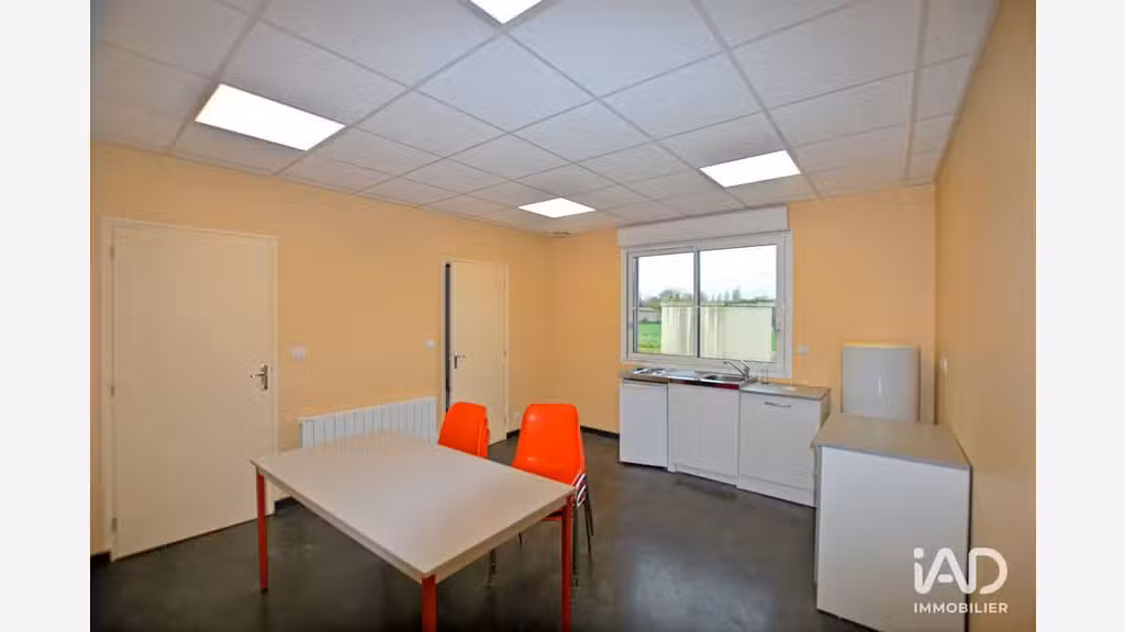Loft/atelier à Aillant-sur-Milleron