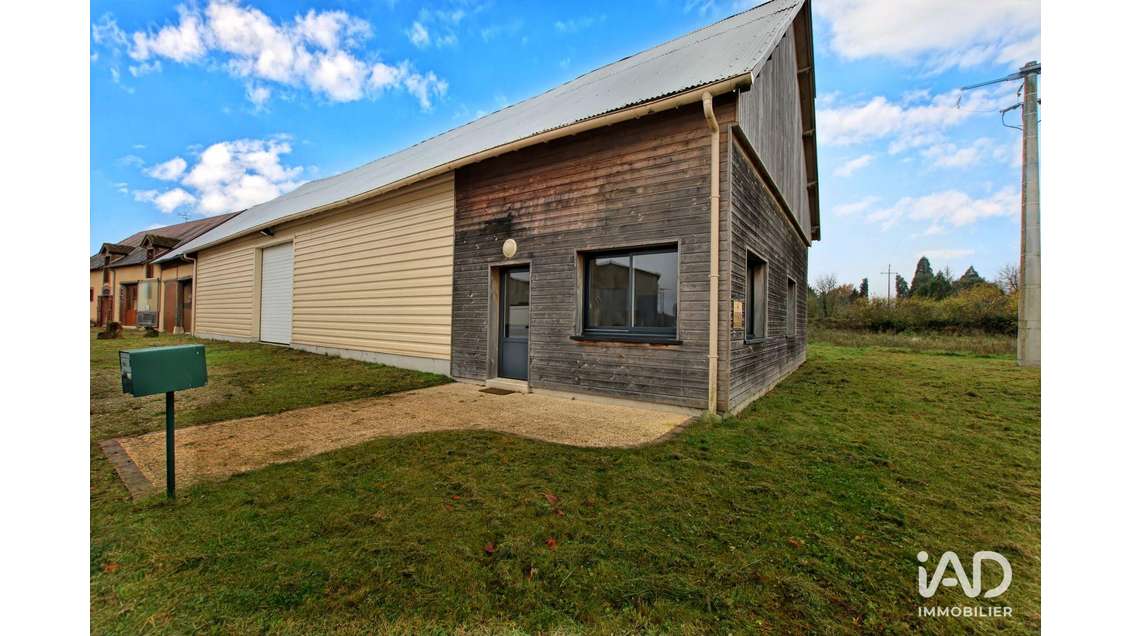 Loft/atelier à Aillant-sur-Milleron