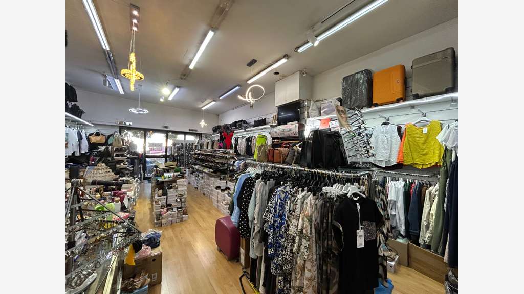 Fonds de commerce de 150m² à céder à Ajaccio (20)