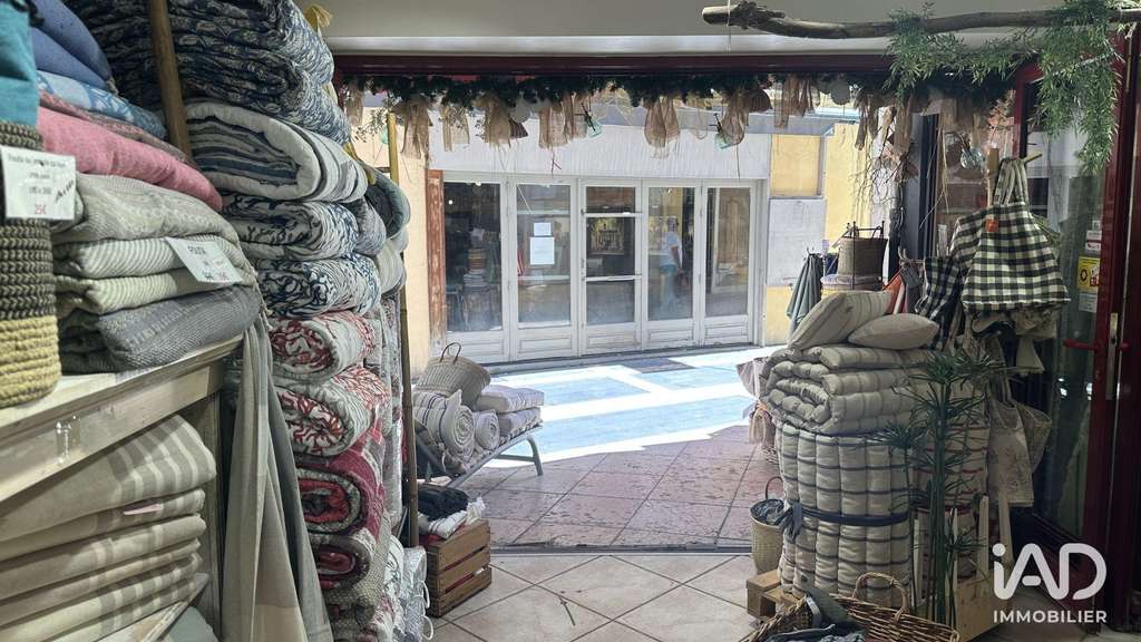 Vente boutique de renom rue piétonne d'Apt