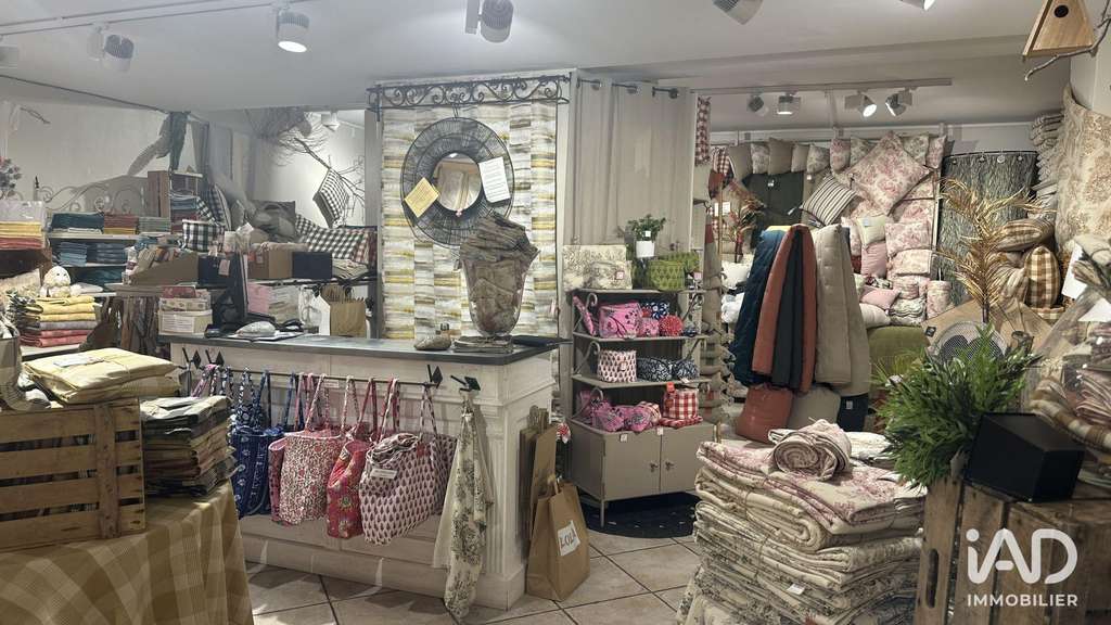 Vente boutique de renom rue piétonne d'Apt