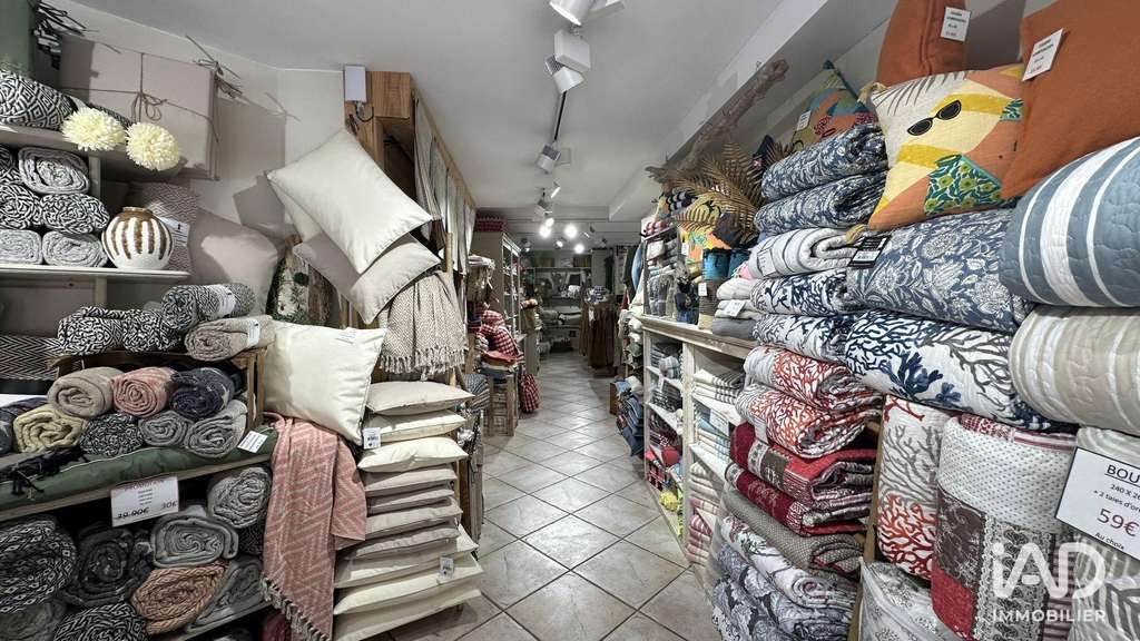 Vente boutique de renom rue piétonne d'Apt