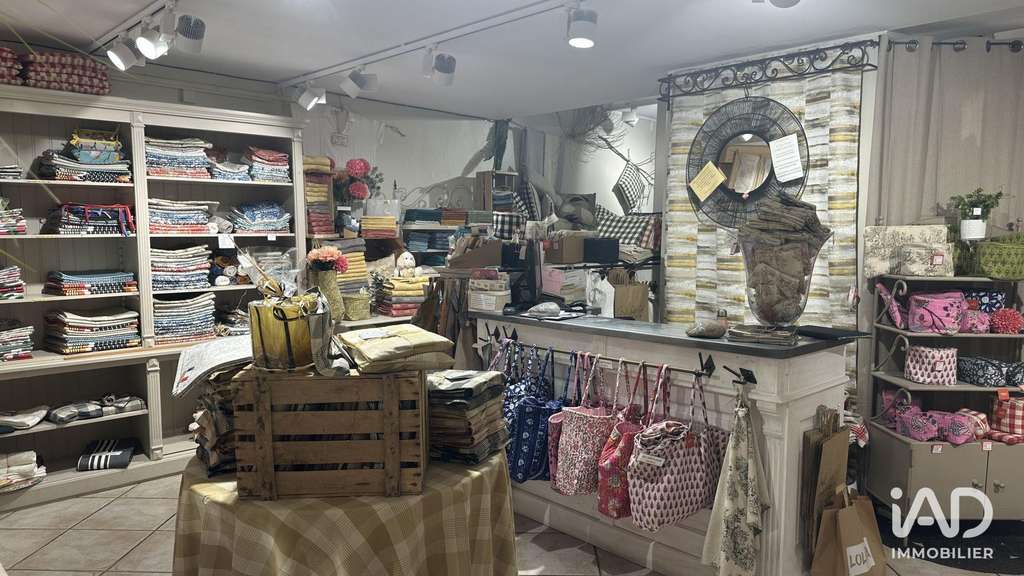 Vente boutique de renom rue piétonne d'Apt