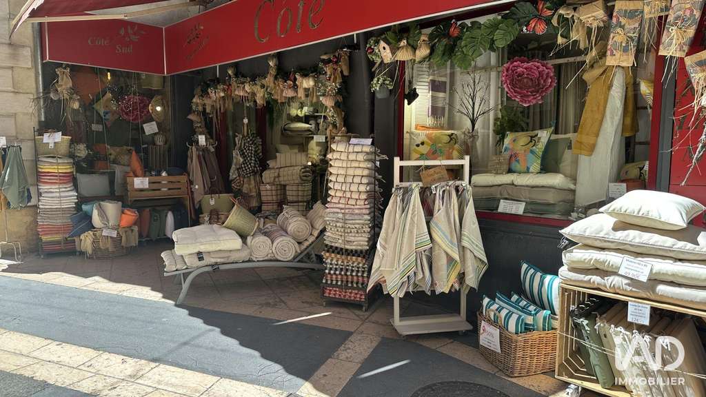 Vente boutique de renom rue piétonne d'Apt