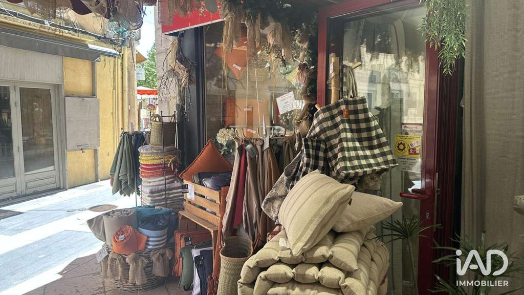 Vente boutique de renom rue piétonne d'Apt