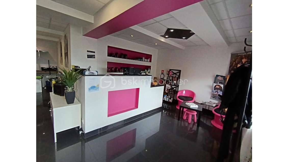 À vendre salon de coiffure mixte à Bourg Fidèle