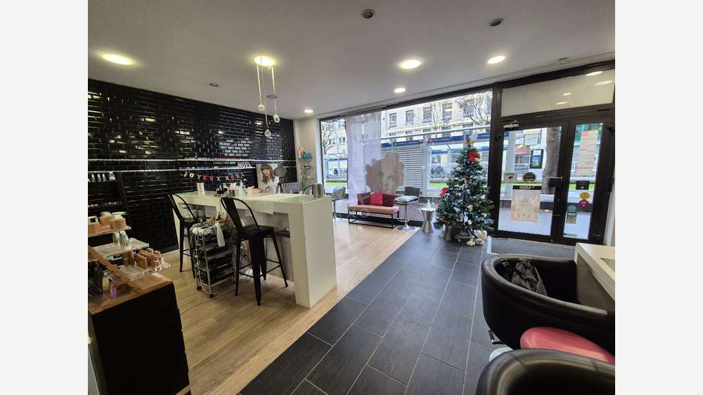 A vendre FDC salon de coiffure centre-ville Caen