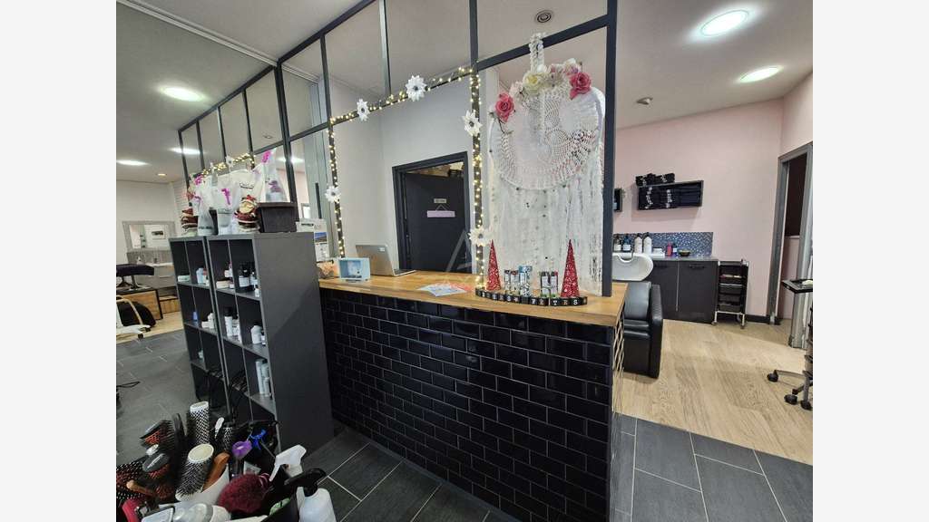 A vendre FDC salon de coiffure centre-ville Caen