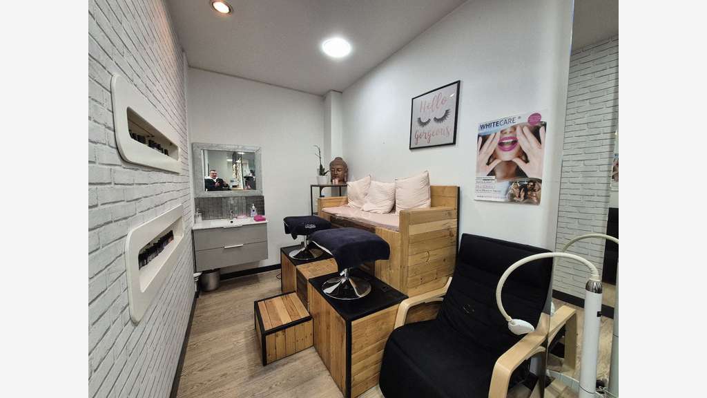 A vendre FDC salon de coiffure centre-ville Caen