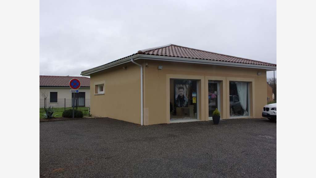 AV salon de coiffure avec murs – Dordogne (24) ✂️