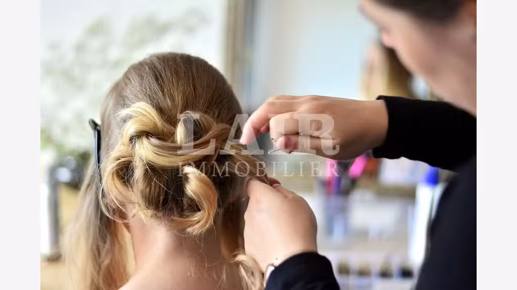 A vendre salon de coiffure en centre cial à Laval