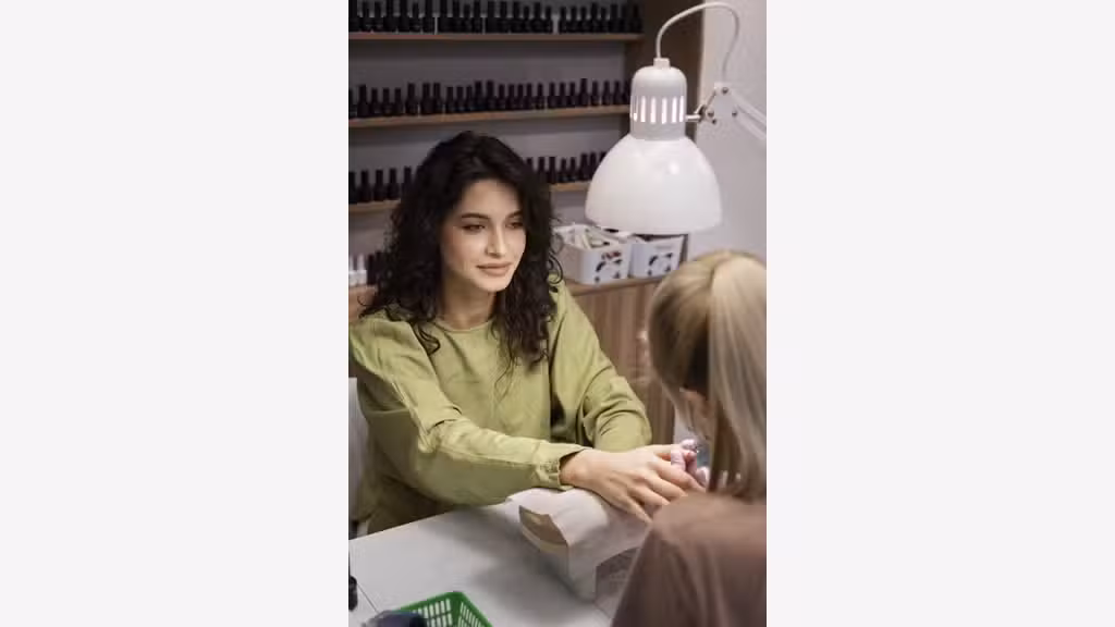 AV salon de beauté coiffeur emplacement N°1 75009