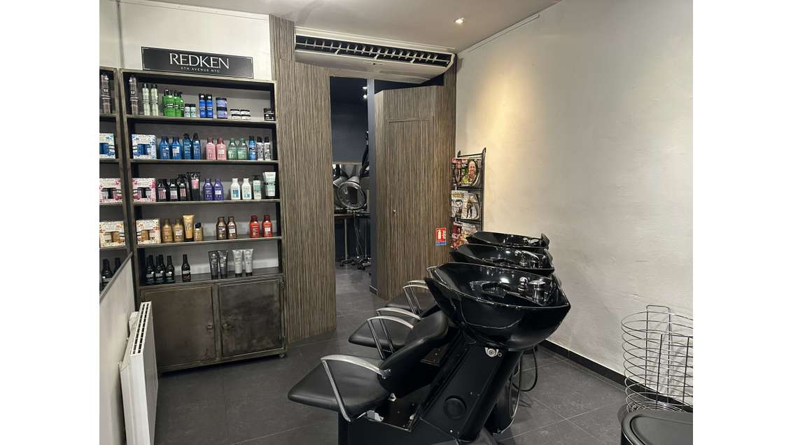A vendre salon de coiffure bien équipé à Paris