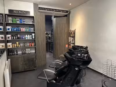 A vendre salon de coiffure bien équipé à Paris