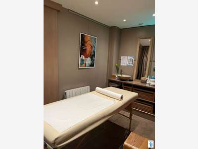 Vente institut de beauté parfumerie à Rouen centre