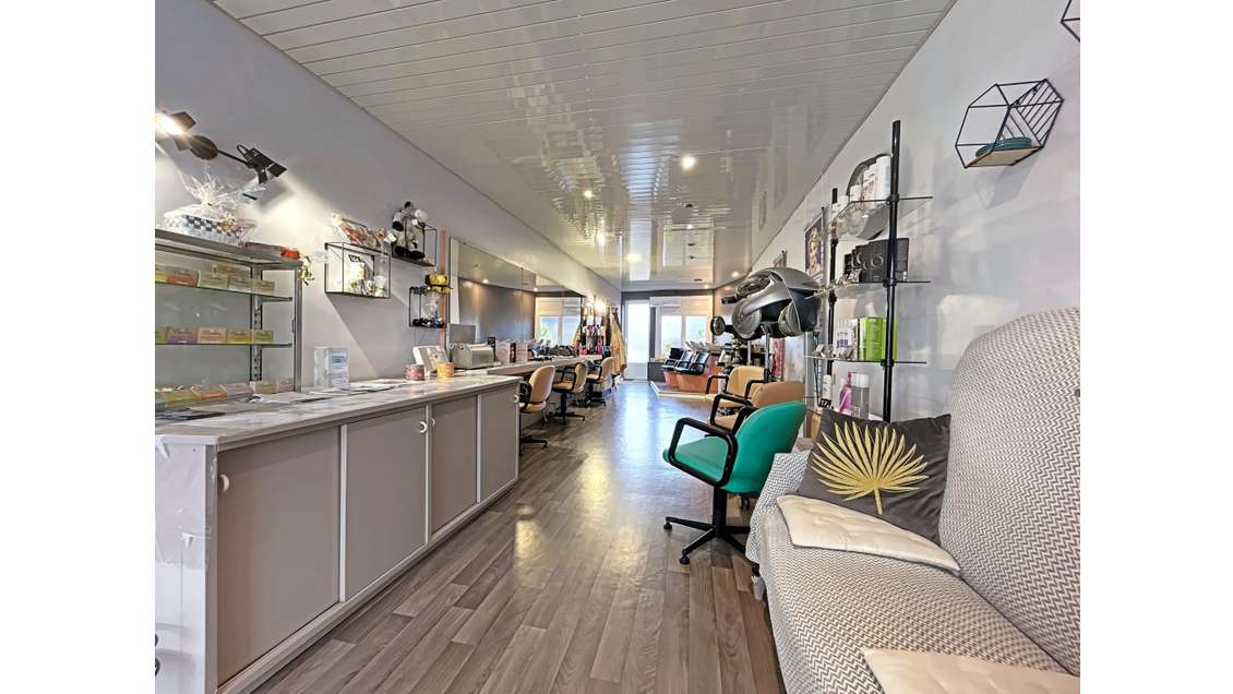 Vente salon de coiffure mixte au coeur de Tilh