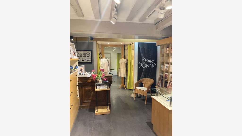 Vente FDC boutique de lingerie à Vannes centre