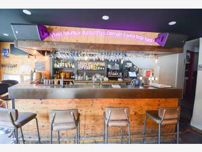 BAR RESTAURANT LICENCE 4