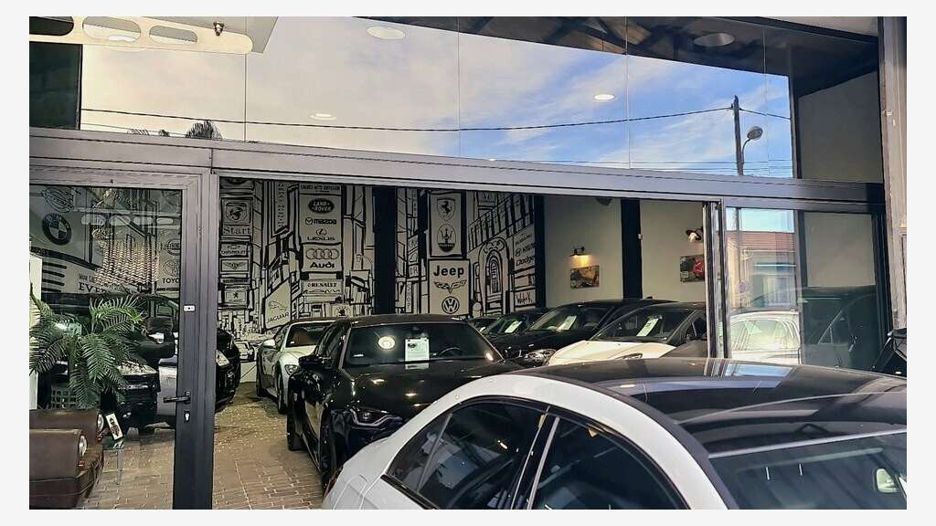 Vente garage négoce auto sur axe majeur à Cagnes