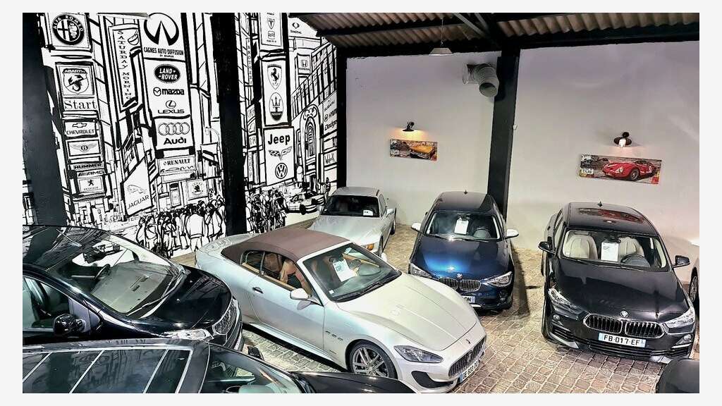 Vente garage négoce auto sur axe majeur à Cagnes