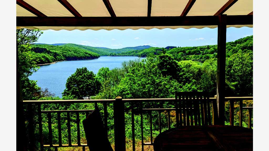Vente camping exceptionnel en bord de lac 81