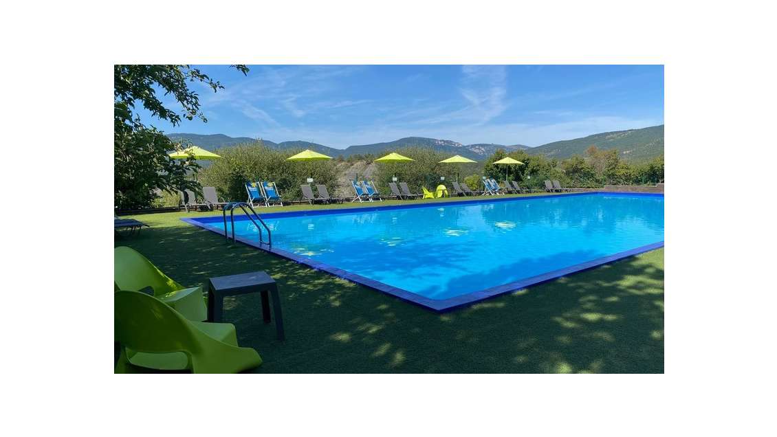 À vendre camping 4 **** FDC et TERRAIN 7HA Drôme