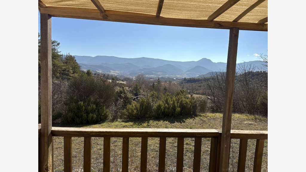 À VENDRE - CAMPING 4**** TERRAIN 7HA, 100 