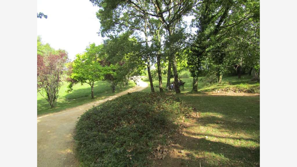 A vendre très joli parc résidentiel au Vignan
