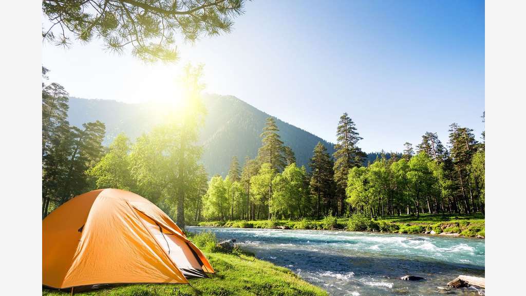 Vente camping à la montagne dans les Pyrénées