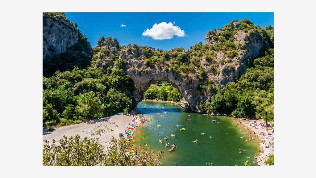 Vente très beau camping familial en Ardèche