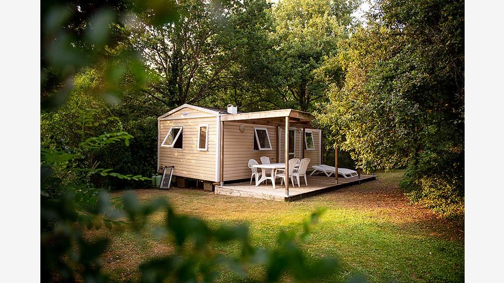 AV très beau camping avec 12 hectares en Occitanie