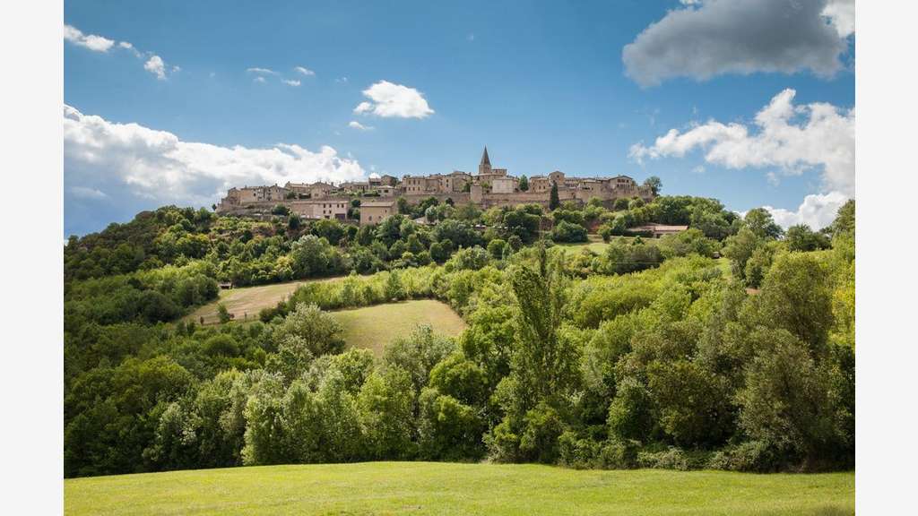 AV très beau camping avec 12 hectares en Occitanie