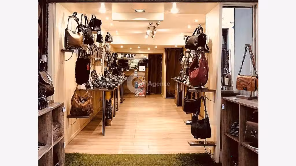 Cède fonds de commerce de 24m² à Cannes empl N°1