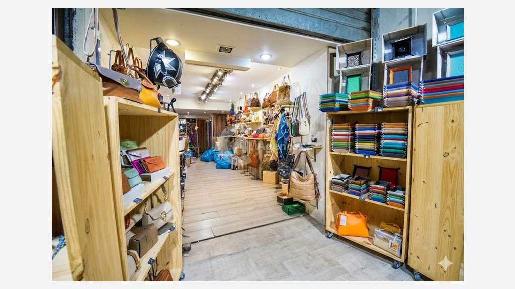 Cède fonds de commerce de 24m² à Cannes empl N°1