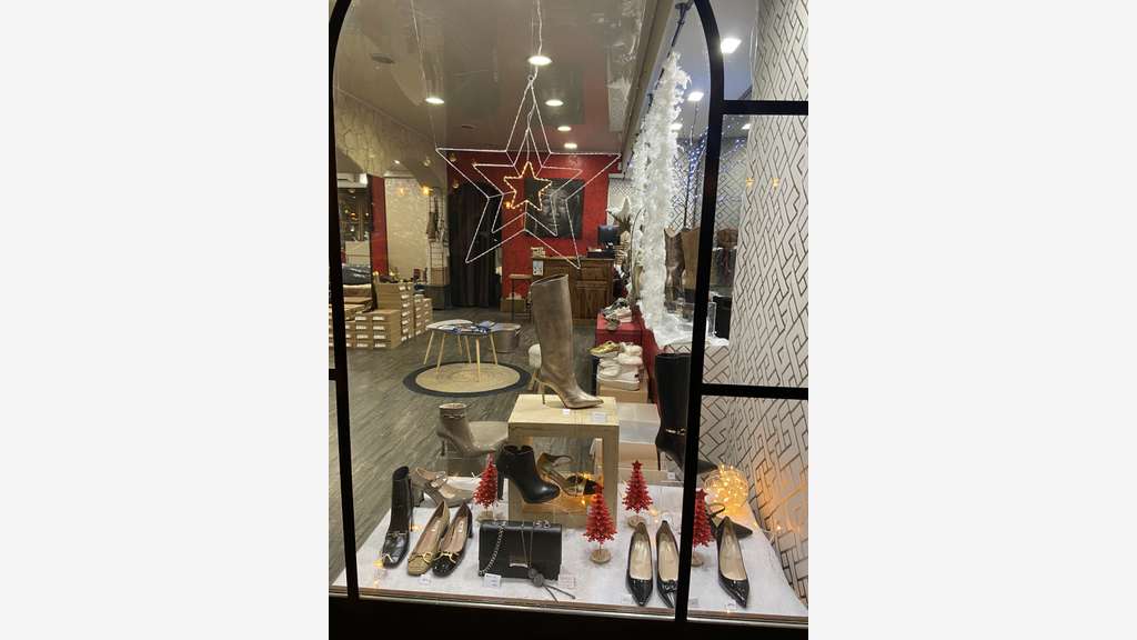 Vente fonds de chaussures maroquinerie à Manosque