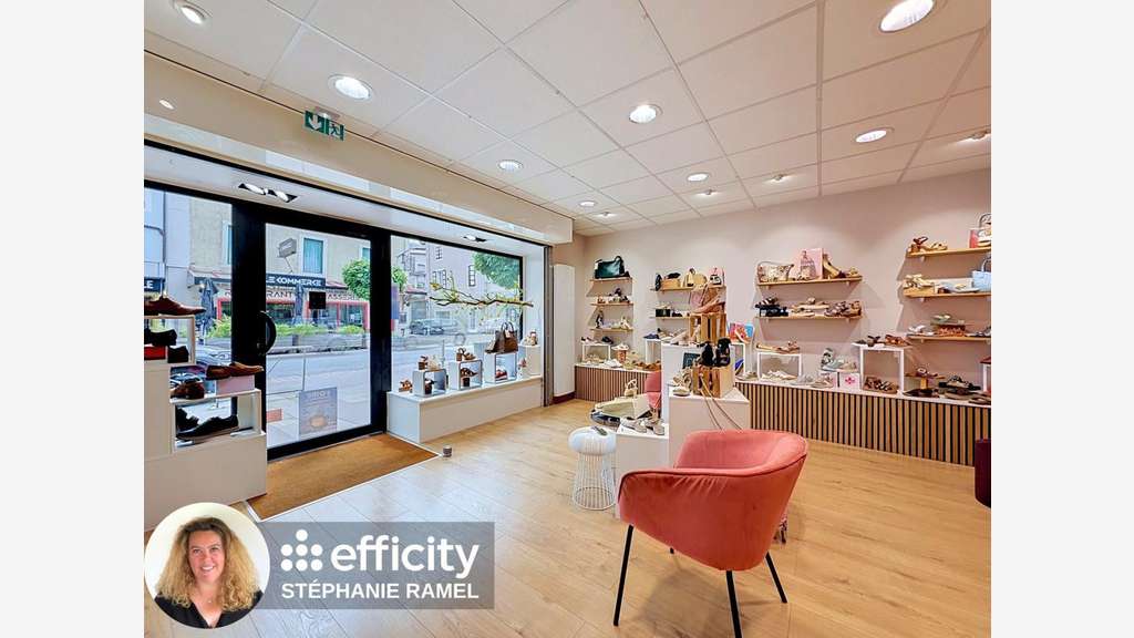 Vente magasin chaussures 70m² à Cluses centre