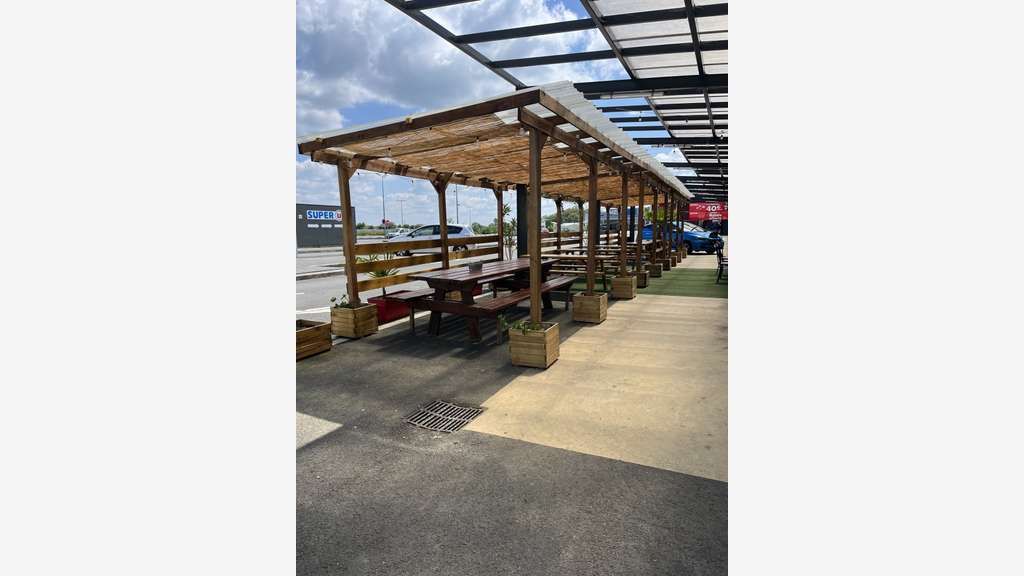 AV FDC bar terrasse 165m² zone commerciale Derval