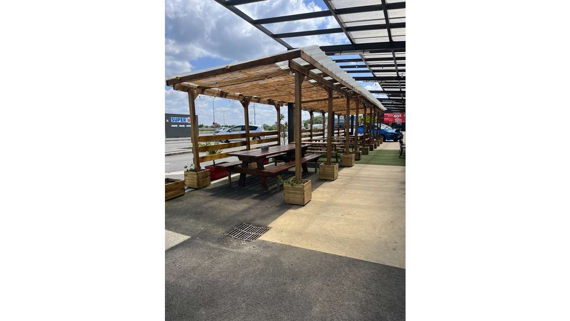 AV FDC bar terrasse 165m² zone commerciale Derval