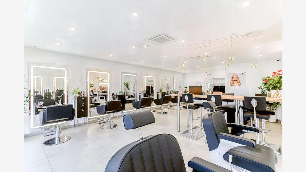 AV salon de coiffure 61m² Eaubonne empl attrayant