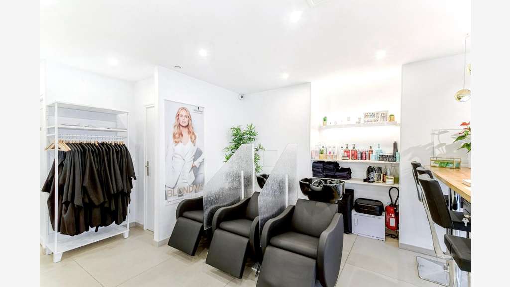 AV salon de coiffure 61m² Eaubonne empl attrayant
