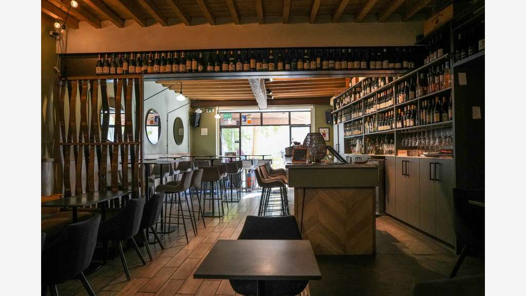 AV bar à vin caviste brasserie Avignon Intra-Muros