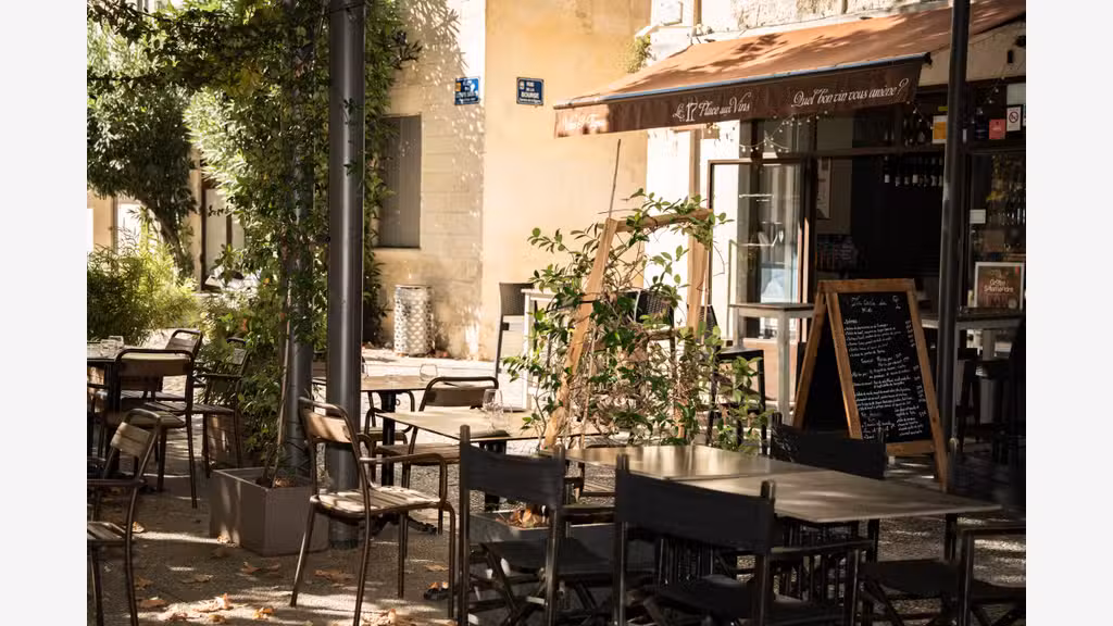 AV bar à vin caviste brasserie Avignon Intra-Muros